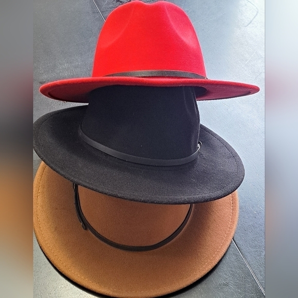 Bundle Of Hats   Size OS - Picture 1 of 12